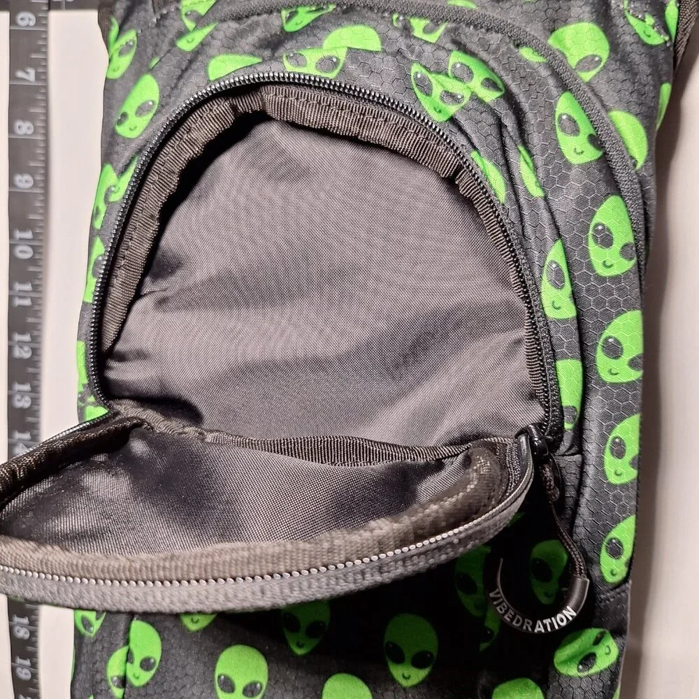 Vibedration Hydration Backpack w/o bladder - Aliens - Used